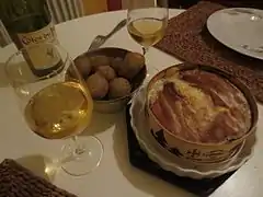 Mont d'Or chaud, avec savagnin du vignoble du Jura