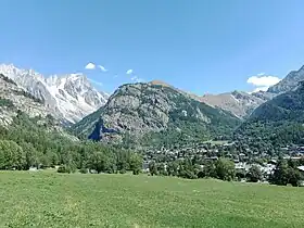 Le mont de la Saxe depuis Dolonne au sud-ouest.