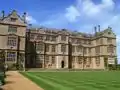 Il en existe aussi en Angleterre dans l'architecture élisabéthaine.