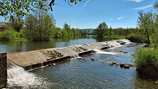 Le barrage de la forge sur l'Ognon.