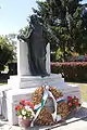 Le monument aux soldats morts dans les deux guerres mondiales.