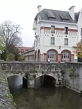 Pont Girodet, dans la rue du même nom, sur le Puiseaux.