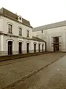 Gare de Montauban-Ville-Neuve accolée à la Salle Eurythmie.