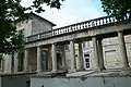 Colonnades du château du seigneur de Lavergne.