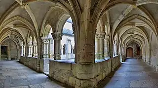 Le cloître de l'abbaye.