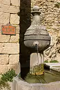 Fontaine du beffroi à Montbrun-les-Bains