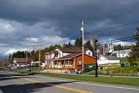 La route du Lac-Rond à Weir.