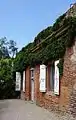 Façade côté jardin, l'ancienne orangerie