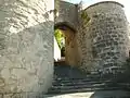 L'escalier et les tours portières.