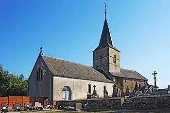 Église Saint-Martin dans l'enclos paroissial.