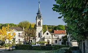 Église et mairie.