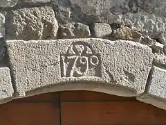 Date sur un linteau près de la mairie.