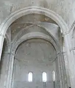 Croisée du transept et derrière l'abside.