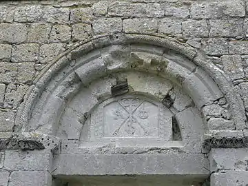 Église Saint-Pierre de Genens, portail