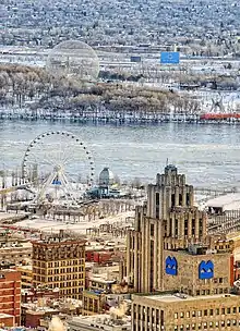 Vue sur la sphère depuis l'observatoire de la Place Ville-Marie, février 2019.