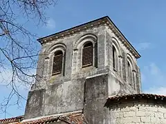 Le clocher néo-roman.