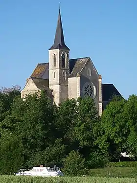 Église Saint-Pierre de Montreuil-sur-Maine