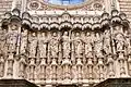 Détail de la façade de la basilique au-dessus de l'entrée.