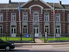 Bibliothèque, ancienne maison communale.