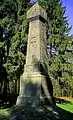 Monument érigé en 1896 sur l'emplacement du château disparu.