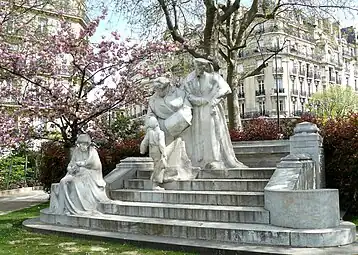 Paul Moreau-Vauthier, Monument à Mme Boucicaut et Mme de Hirsch (1914), square Boucicaut, allée Pierre-Herbart (Paris).