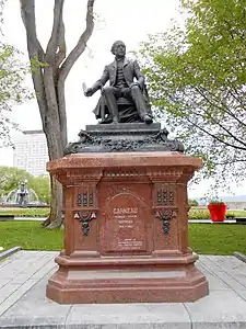 Monument à François-Xavier Garneau (1911), Québec.