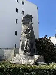 Monument aux bienfaiteurs de la ville.