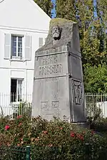 Monument à Henri Moissan