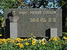 Monument érigé en hommage à Pierre Coulon