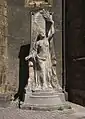 Le monument aux Morts offerts aux Lannemezanais en 1921 suscite un grand malaise. Un nouveau monument le reléguant est érigé en 1925 peu après la défaite politique du baron dans les Hautes-Pyrénées.