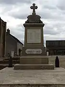 Monument aux morts de Neuilly-en-Dun.