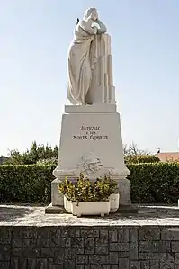 Monument aux morts érigé en hommage aux soldats morts durant la Première Guerre mondiale.