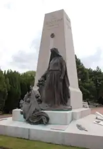 Monument aux morts au cimetière du Touquet-Paris-Plage.