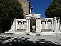 Monument aux morts de Garches (guerres de 1914-1918 et 1939-1945 et guerres d'Indochine, Maroc, Algérie et Tunisie.