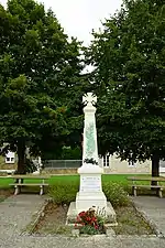 Le monument aux morts,