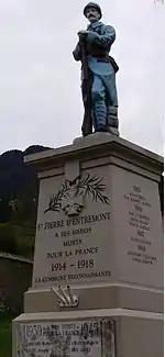 Poilu au repos (monument aux morts)