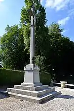 Monument aux morts« Monument aux morts d'Équilly », sur Wikimanche