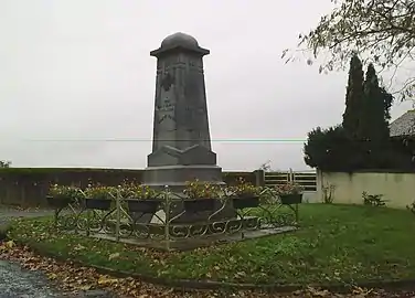 Le monument aux morts.