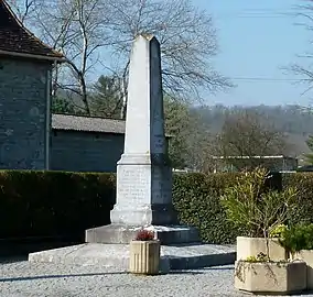 Le monument aux morts.