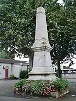 Monument aux morts de Bourg-Saint-Christophe.