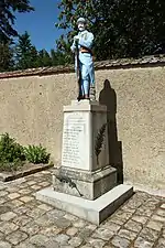 Poilu au repos (monument aux morts)