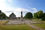 Le monument aux morts. (Bière)