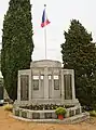 monument aux morts dans le cimetière