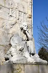 Monument aux morts de Roye. Somme.