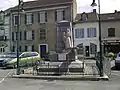 Le monument aux morts de Tournay, œuvre de Firmin Michelet.