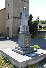 Le monument aux morts municipal.