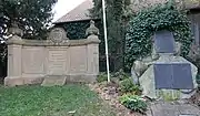 Monument aux morts des Première et Seconde Guerres mondiales.