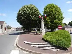 Monument aux morts, rue Pasteur.
