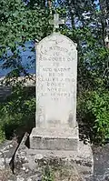 Monument qui rappelle la tragédie de la noyade du père Couët et de ses compagnons sur la rivière Chicoutimi, au barrage du Partage-des-Roches, à Laterrière.