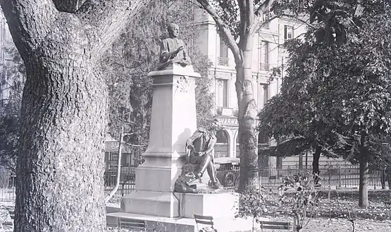 Monument à Charles Demolombe (1905), Caen, place de la République.